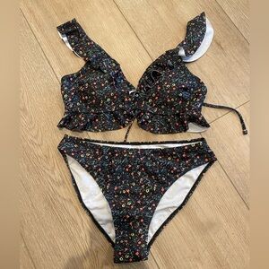New-never worn bikini